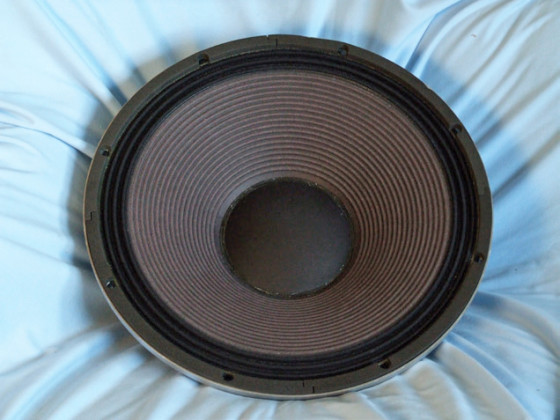 Chu→Boh vol 18 Test Bench - Eighteen Sound 18TLW3000 18” Dual Voice Coil